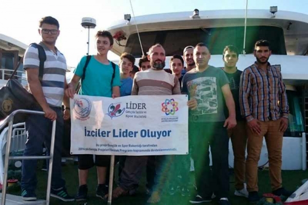 Kocaeli Lider Gençlik, Bilek Güreşi Takımına Boğaz Gezisi, İftar ve Sahur Etkinliği Düzenledi